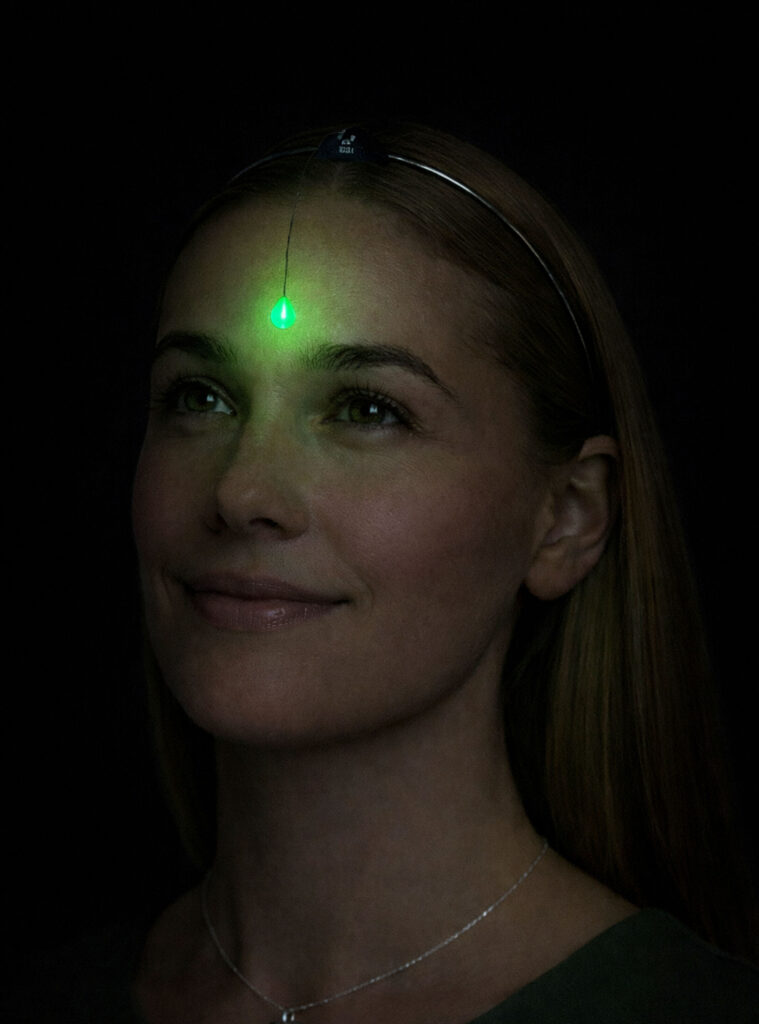 260118 rev 4 nubg glo girl heart lockect metal headband copy